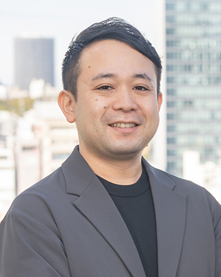 株式会社ノバレーゼ 人材開発部長　前野 徹志