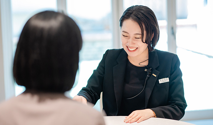 カジュアルで話しやすい空気感を意識しているという長岡さん