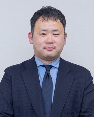 株式会社AOKI AOKI商品部 マネジャー、レディース部門長 三輪 兼之
