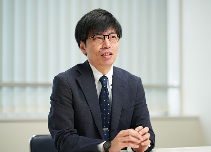天達さんの取材中の様子カット