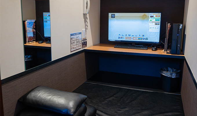 人気の鍵付完全個室。鍵をかざして入退室や途中外出ができる個室タイプなので、セキュリティ面も安心です。